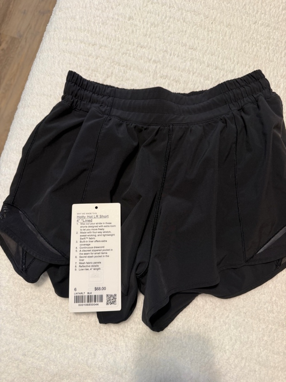 Lululemon Hotty Hot LR Short 4” Lined